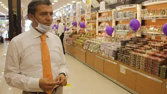 TUĞBA KURUYEMİŞ 90. MAĞAZASINI FETHİYE'DE AÇTI