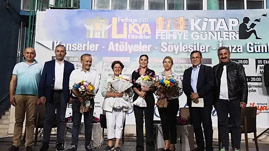 Ünlü Yazarlar, 'Türkiye'de Basın ve Politik Yüzü' söyleşisinde buluştu