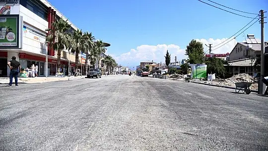 Tartan pist yenileniyor, sıcak asfalt (BSK) Ölüdeniz Caddesi'nde başladı