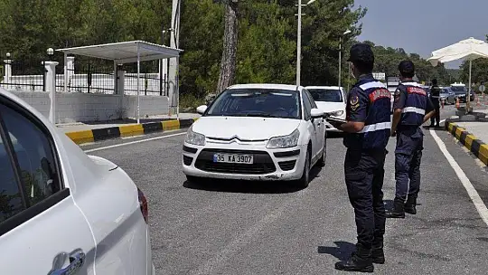 Marmaris'e 24 saatte 21 bin araç giriş yaptı