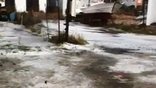 Marmaris'i kar değil, dolu beyaza bürüdü