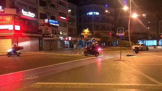 Marmaris'te kısıtlama kurallarına uyuluyor