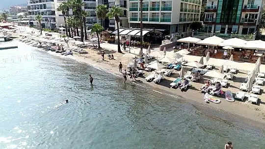 Marmaris yazı yaşamaya devam ediyor