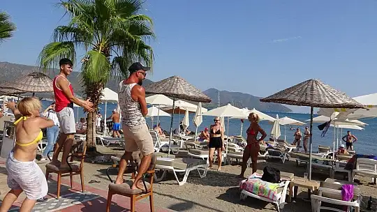 Marmaris yazı yaşamaya devam ediyor
