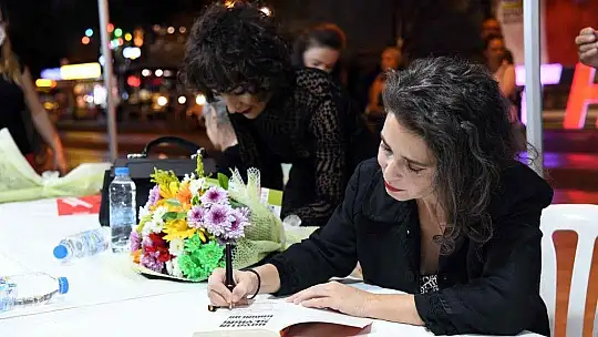 Likya Kültür Sanat Günleri Yazar Kadınlarla Okuyucuları Buluşturdu