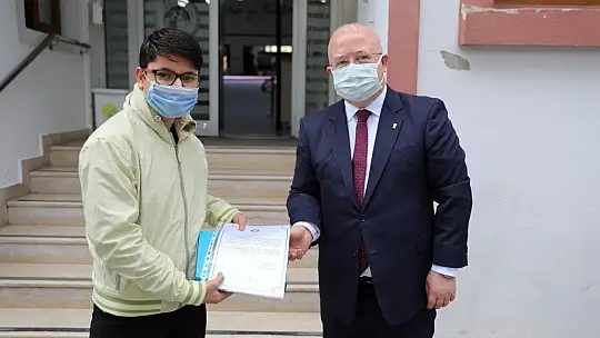 Menteşe Belediyesi Öğrencilere Tablet Dağıtmaya Devam Ediyor