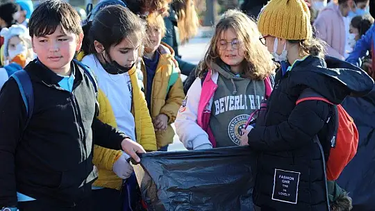 Miniklerden Çevre Temizliği
