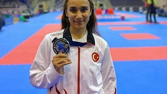 MSKÜ öğrencisi Büşra Demirayak dünya ikincisi