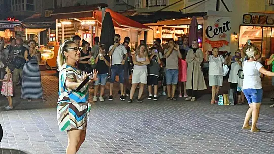 GÖCEK MEYDANI'NDA MÜZİKLİ AKŞAMLAR