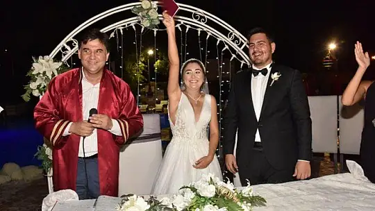 YEŞİM VE BERK'İN EN MUTLU GÜNÜ