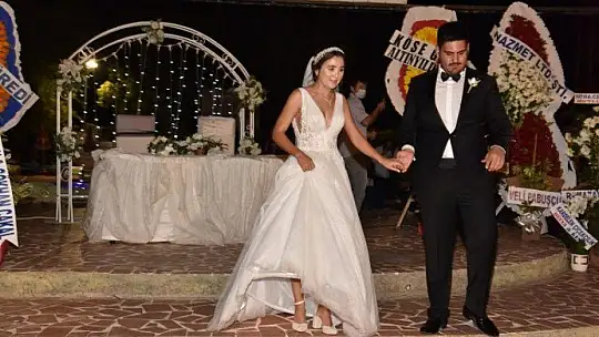 YEŞİM VE BERK'İN EN MUTLU GÜNÜ