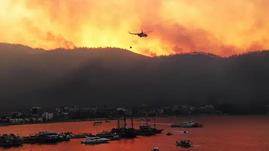 Orman yangınlarında 6 uçak 39 helikopter görev aldı
