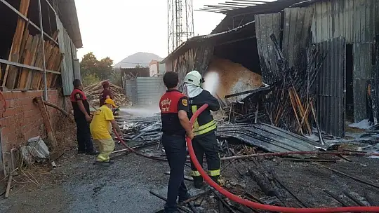 Ortaca'da kereste deposunda çıkan yangın hasara neden oldu