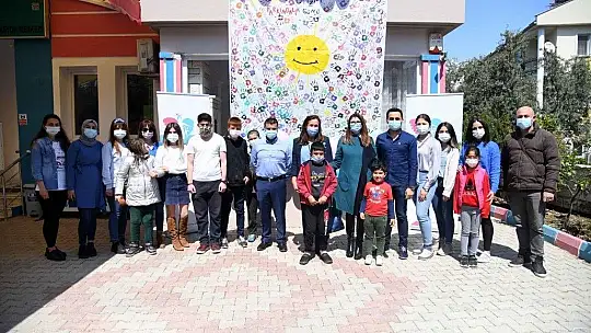 Karaca, Otizm Farkındalık Günü dolayısıyla ziyaretlerde bulundu
