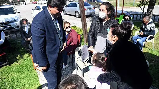 Karaca, Otizm Farkındalık Günü dolayısıyla ziyaretlerde bulundu