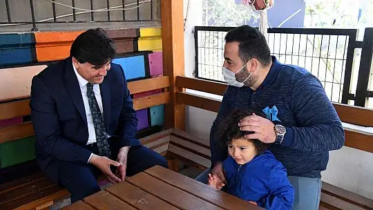 Karaca, Otizm Farkındalık Günü dolayısıyla ziyaretlerde bulundu