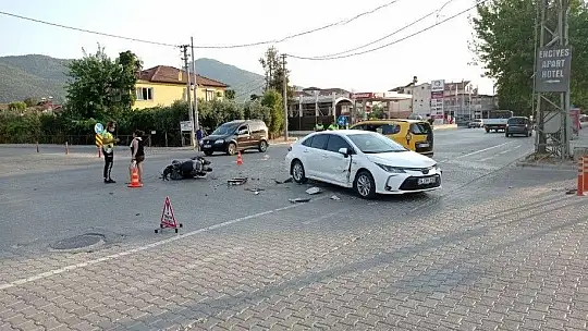 Otomobil ile motosiklet çarpıştı: 1 ağır yaralı