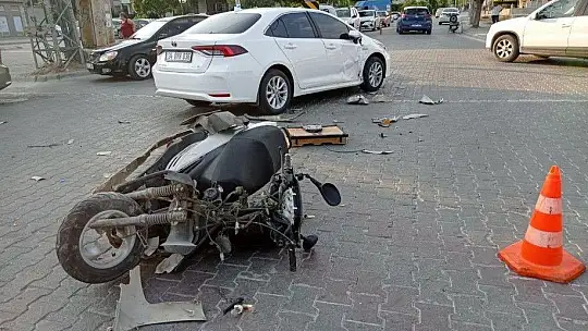 Otomobil ile motosiklet çarpıştı: 1 ağır yaralı