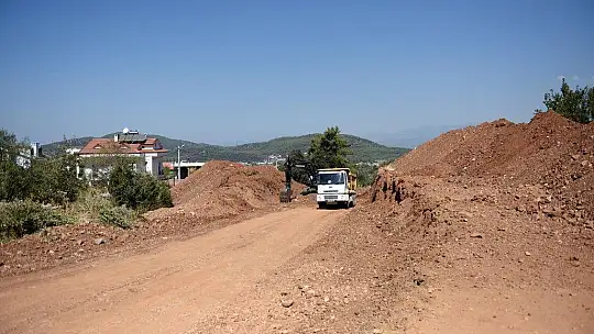 Ovacık'ta alt yapı için yol açma çalışmaları sürüyor