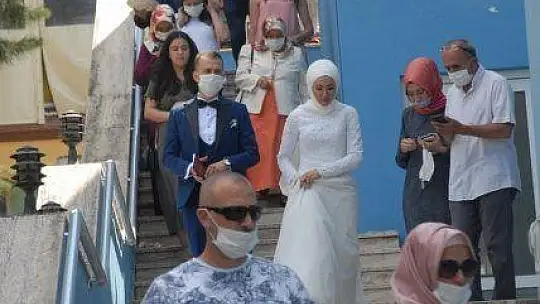 Fethiye'de 75 Günde 182 Nikah Kıyıldı