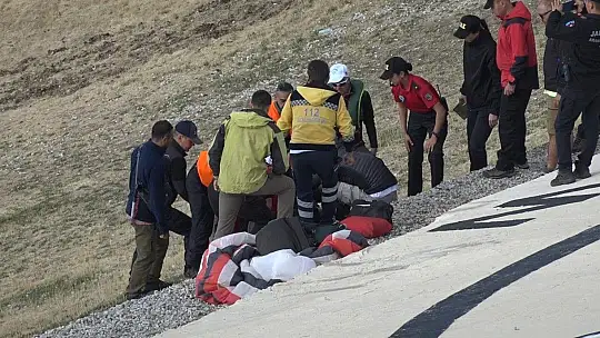 Festivalde iki paraşüt pilotu yaralandı