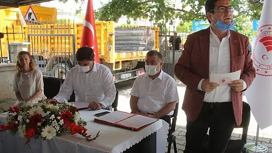 Kaymakam ve Belediye Başkanı protokol imzaladı