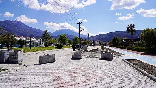 Sahil Bandında parke çalışması başladı