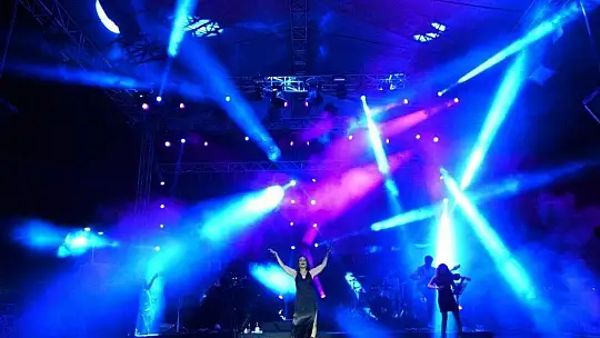 Sertap Erener üçte üç yaptı