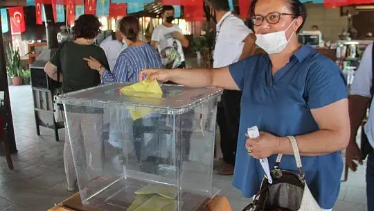 SEYDİKEMER İYİ PARTİ'DE GÜLER, GÜVEN TAZELEDİ