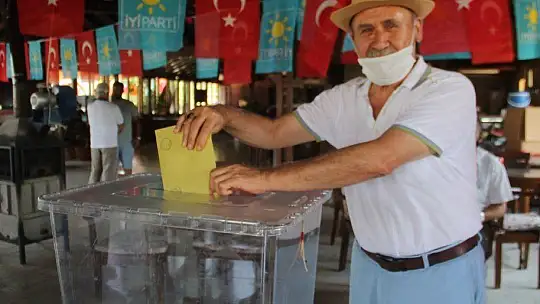 SEYDİKEMER İYİ PARTİ'DE GÜLER, GÜVEN TAZELEDİ