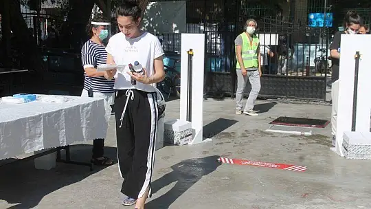 FETHİYE'DEKİ LGS SORUNSUZ GEÇTİ