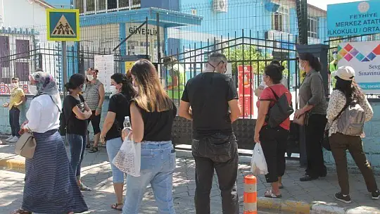 FETHİYE'DEKİ LGS SORUNSUZ GEÇTİ