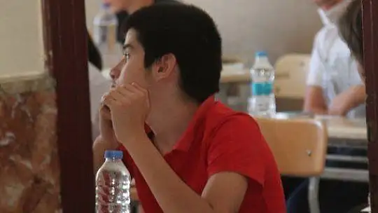 FETHİYE'DEKİ LGS SORUNSUZ GEÇTİ