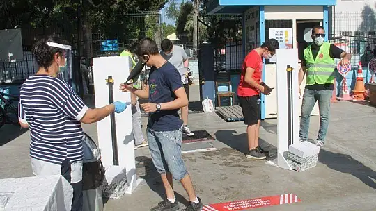 FETHİYE'DEKİ LGS SORUNSUZ GEÇTİ