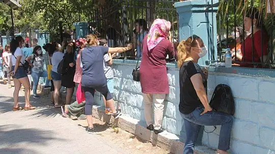 FETHİYE'DEKİ LGS SORUNSUZ GEÇTİ