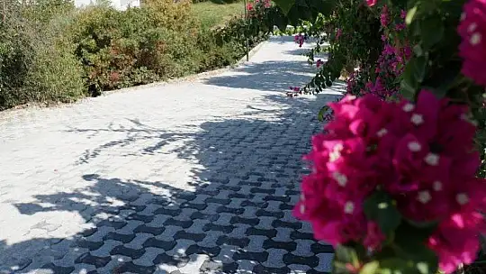 SOKAK VE CADDELERDE ÇALIŞMALAR ARALIKSIZ DEVAM EDİYOR