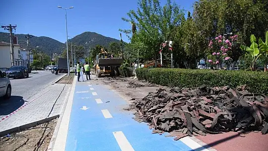 Tartan pist yenileniyor