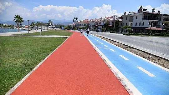 Tartan pist yenileniyor, sıcak asfalt (BSK) Ölüdeniz Caddesi'nde başladı