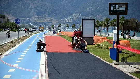 Tartan pist yenileniyor, sıcak asfalt (BSK) Ölüdeniz Caddesi'nde başladı