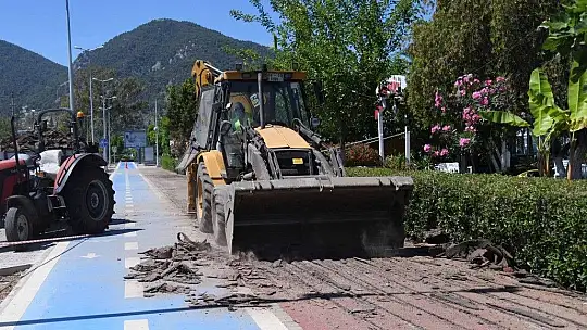 Tartan pist yenileniyor