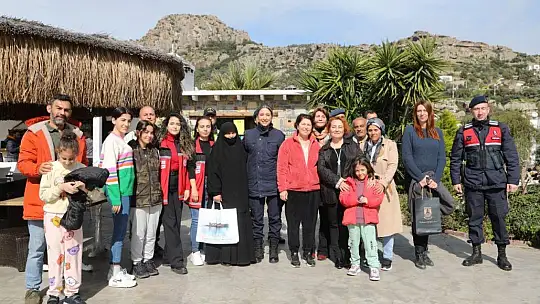 BELEDİYE, DEPREM BÖLGESİNDEN GELEN KADINLAR YANINDA