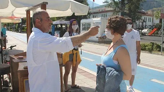 Fethiye'de sosyal mesafeli tekne turları başladı