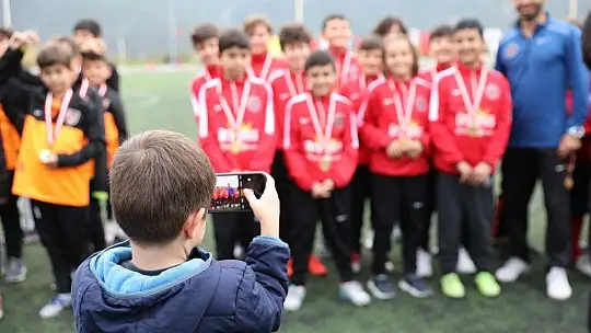 U-12 Futbol Şenliğinin Şampiyonu Muğlaspor oldu