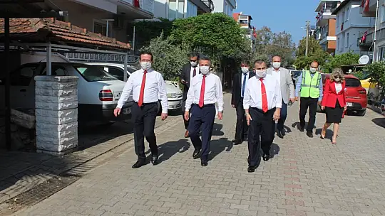 Protokolden öğrencilere kutlama ziyareti