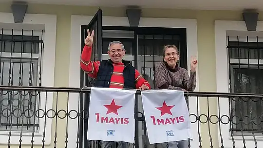 Balkonlardan 1 Mayıs Şarkıları Yükseldi