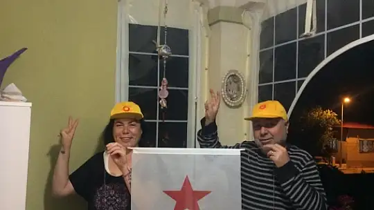Balkonlardan 1 Mayıs Şarkıları Yükseldi