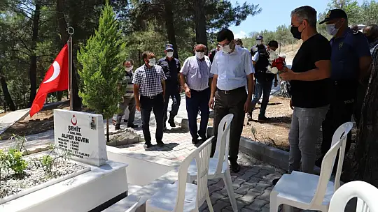 SEYDİKEMER'DE ŞEHİDE SAYGI ZİYARETİ