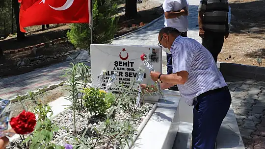 SEYDİKEMER'DE ŞEHİDE SAYGI ZİYARETİ