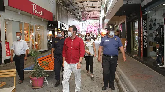 Fethiye'de maske ve sosyal mesafe denetimi