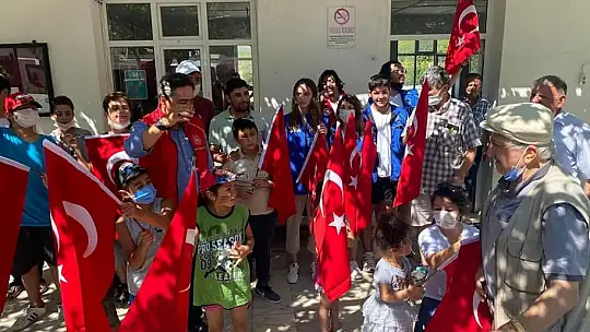 Muğla Gençlik ve Spor İl Müdürlüğü yangından etkilenen mahallelerde destek çalışmalarına başladı